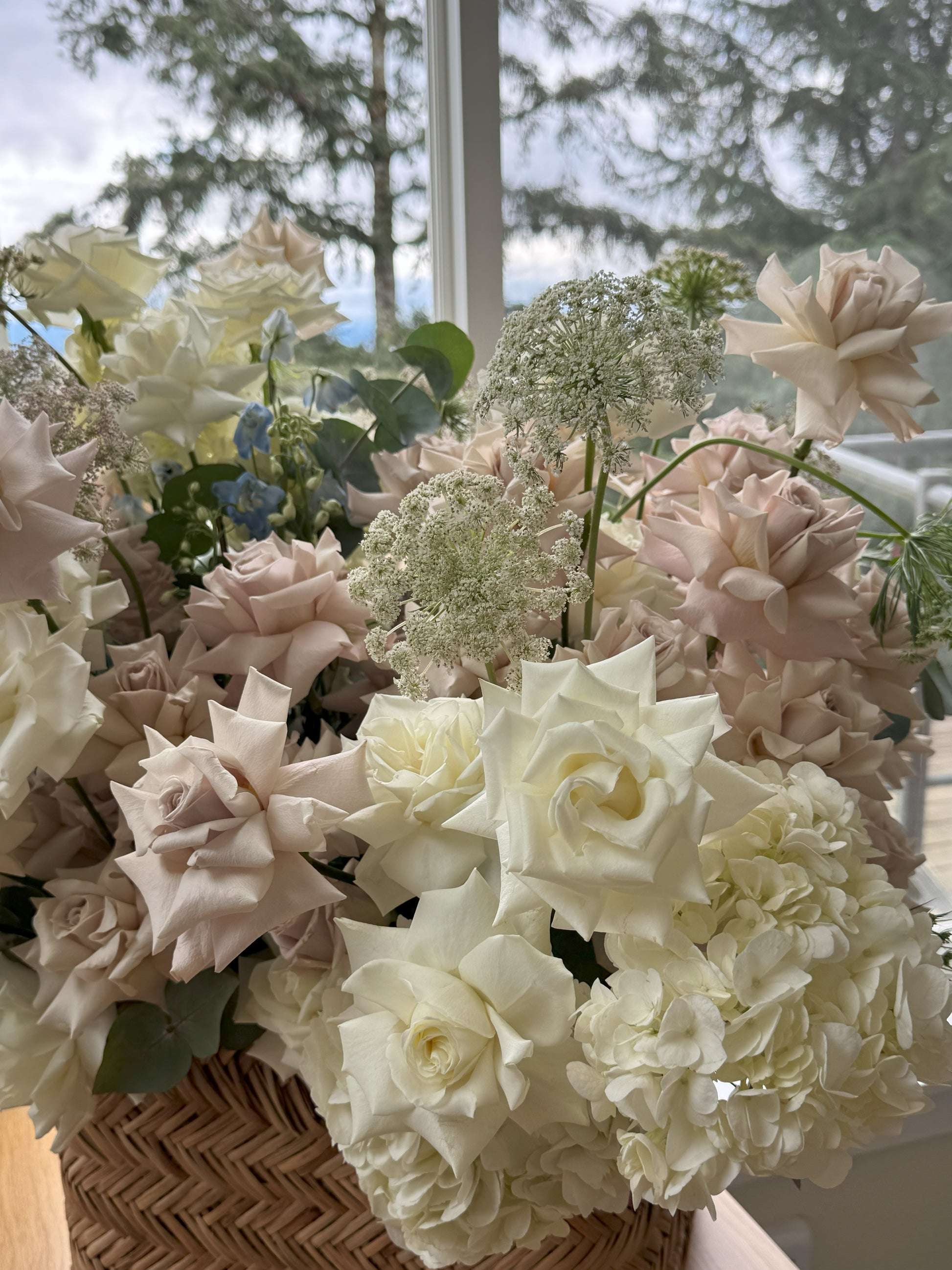 Lush Garden - Kvetka Flower