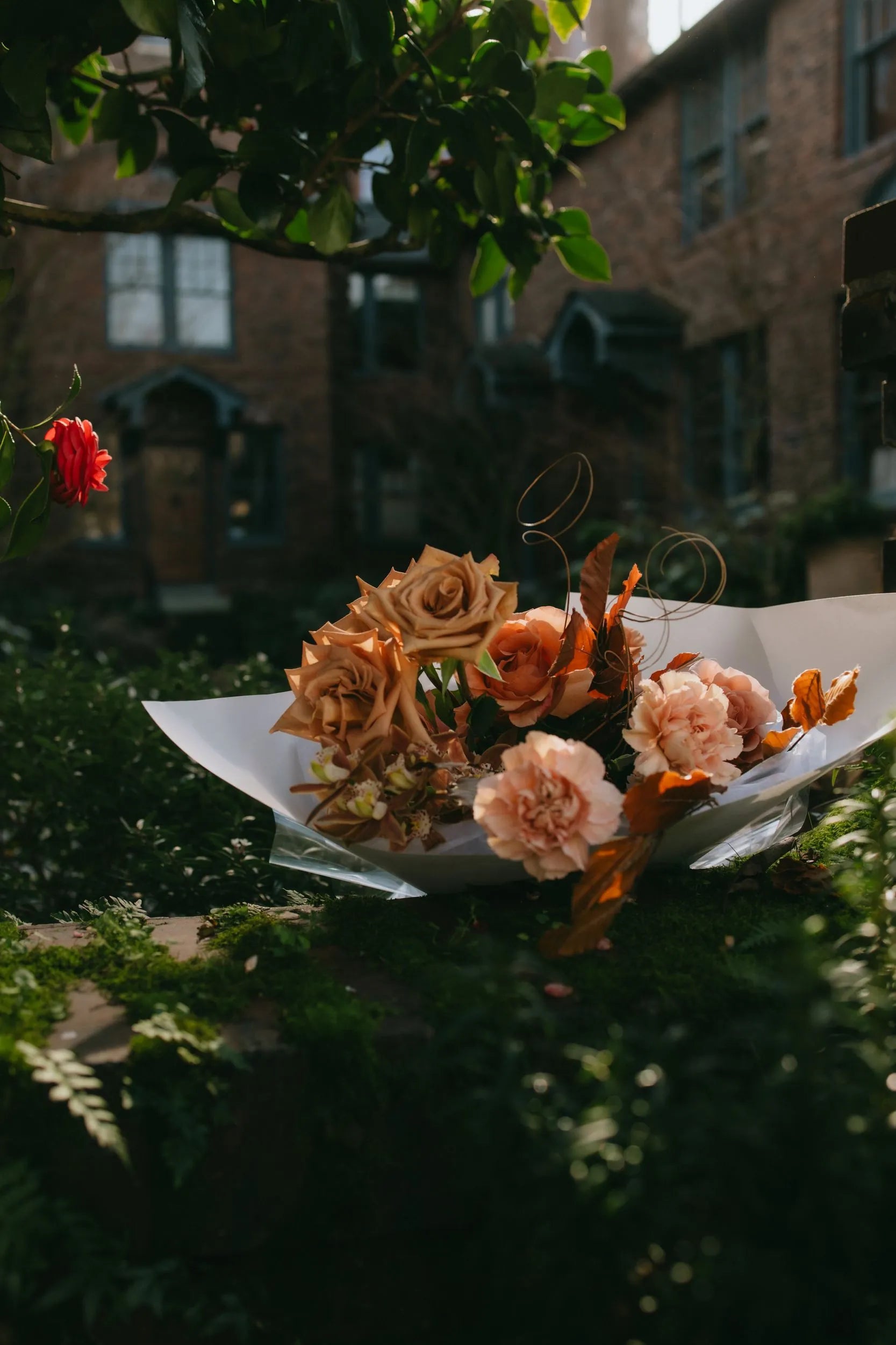 I Love Beige luxury bouquet with toffee roses in Portland garden setting